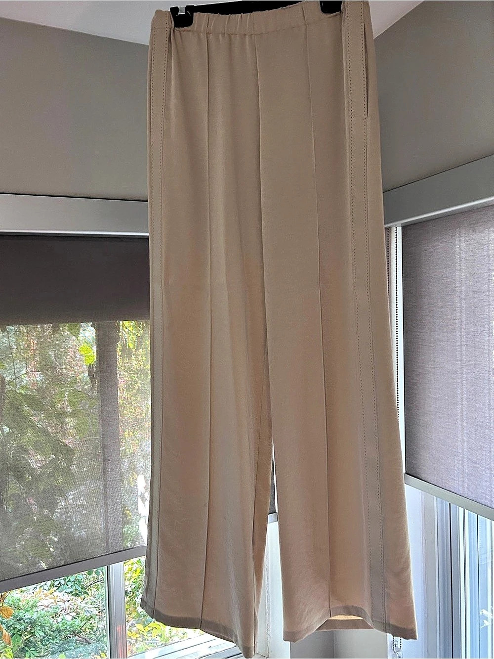 Vince Wide Leg Pants in Beige Size Small NWT